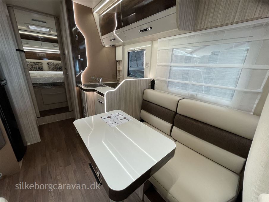 Elnagh Magnum 582